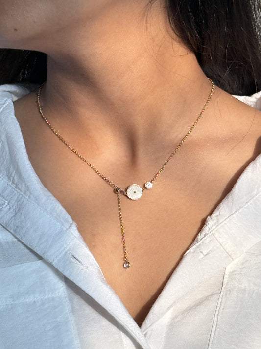 Pull it Daisy Necklace