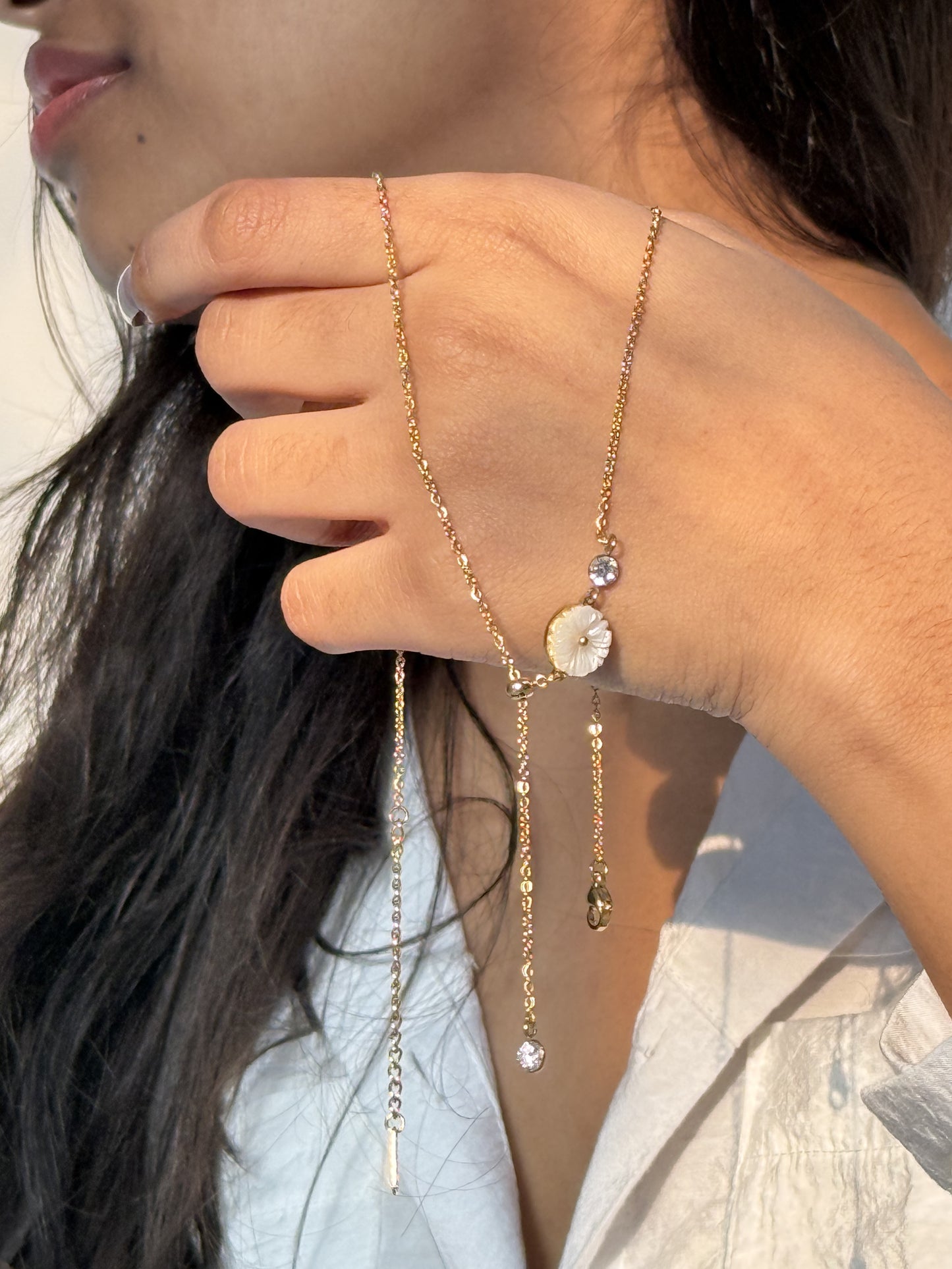 Pull it Daisy Necklace
