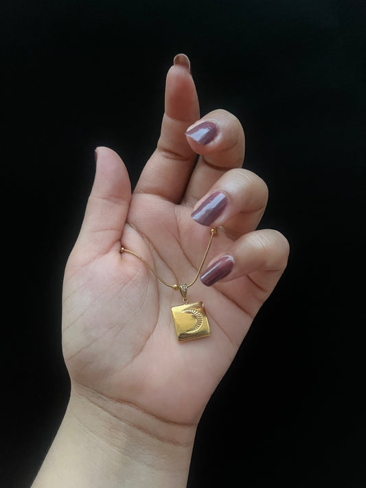 Selenophile Necklace